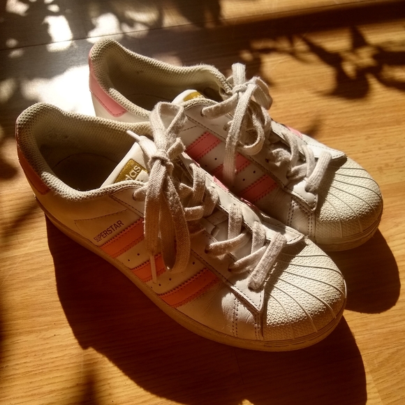 adidas Originals White / Pink Superstar Shoes - Picture 4 of 7